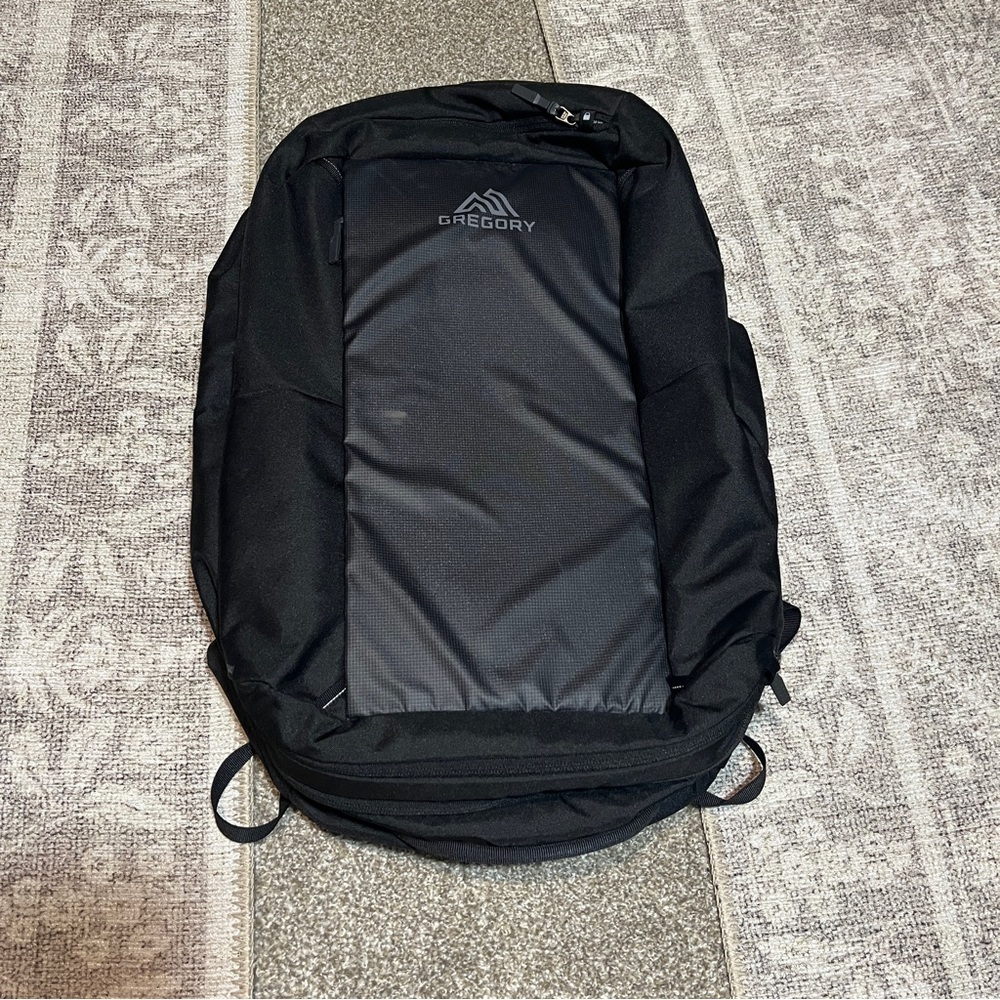 GREGORY Border Traveler 30 Backpack